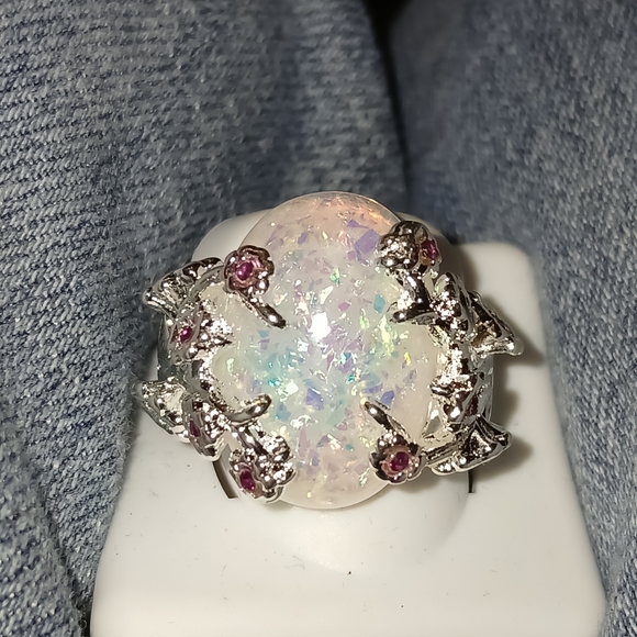 Ring - Picture 4 of 9